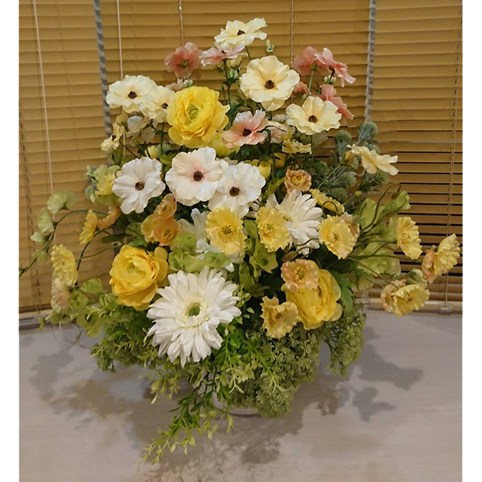 2025年2月「立春をイメージして（ガーベラ、ラナンキュラス、他）」