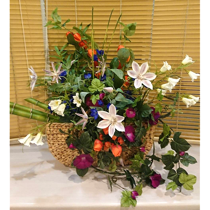 2025年8月「夏の花々のアレンジ（クレマチス・朝顔・鬼灯、他）」