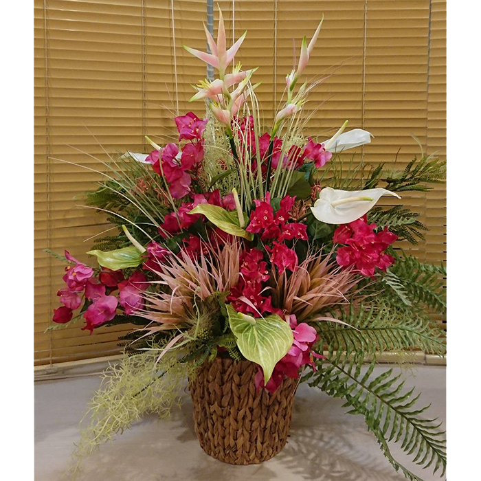 2025年9月「初秋の赤いアレンジ（ブーゲンビリア・極楽鳥花・アンスリウム、他）」